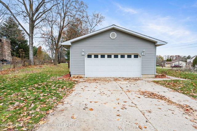 416 Riverview Drive, Dewitt, MI 48820
