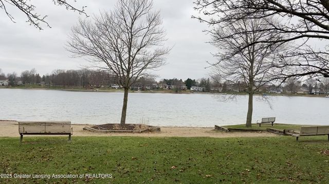 416 Riverview Drive, Dewitt, MI 48820