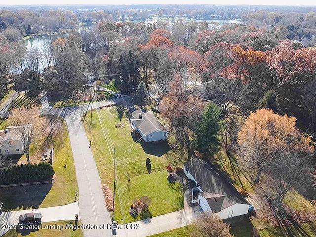 416 Riverview Drive, Dewitt, MI 48820