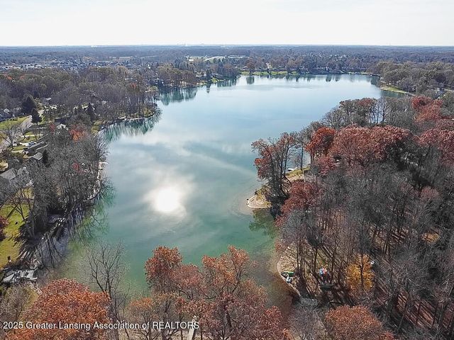 416 Riverview Drive, Dewitt, MI 48820