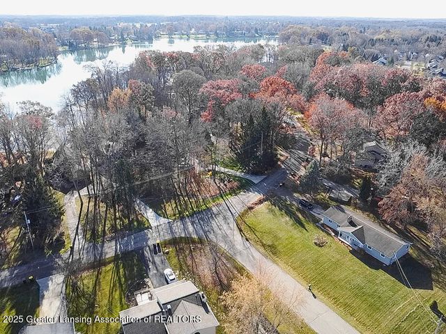 416 Riverview Drive, Dewitt, MI 48820
