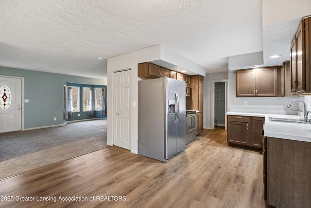 416 Riverview Drive, Dewitt, MI 48820