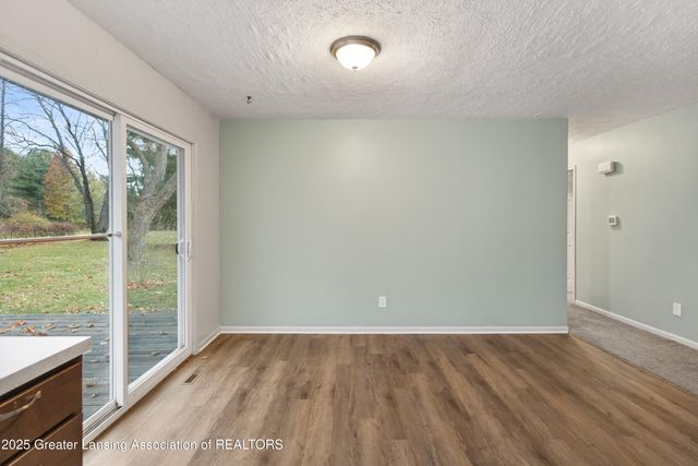 416 Riverview Drive, Dewitt, MI 48820