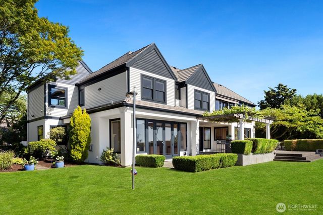 8443 NE 6th Street, Medina, WA 98039