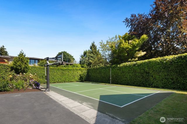 8443 NE 6th Street, Medina, WA 98039