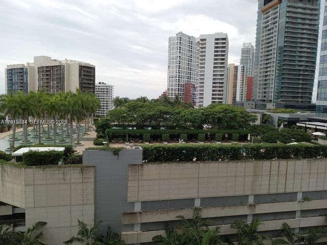 185 SE 14th Ter 1105, Miami, FL 33131