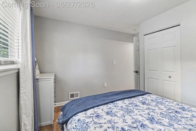 16042 Lauren Street, Taylor, MI 48180