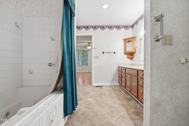 2509 East Lakeview Drive 5, Johnson City, TN 37601