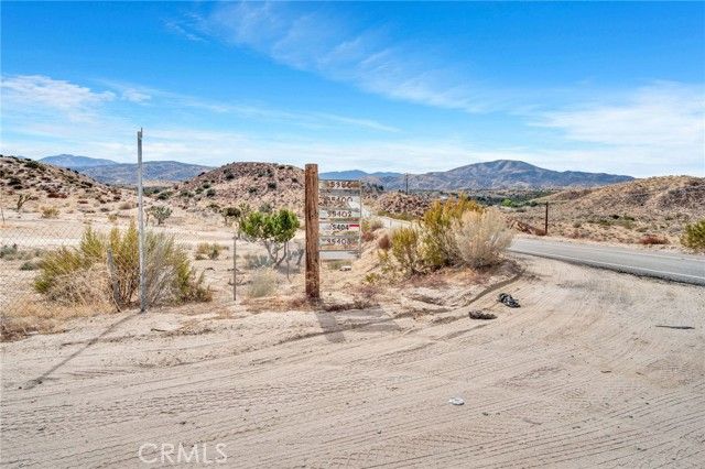 35380 Cheseboro Rd., Palmdale, CA 93552
