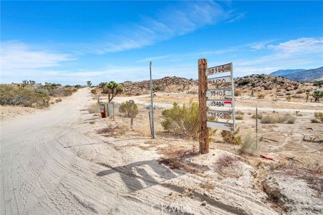 35380 Cheseboro Rd., Palmdale, CA 93552