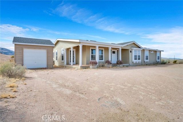 35380 Cheseboro Rd., Palmdale, CA 93552