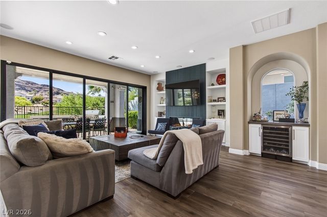 2587 Turtle Head Peak Drive, Las Vegas, NV 89135