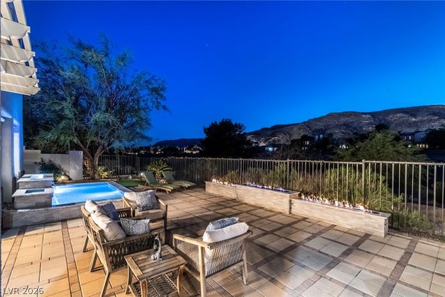 2587 Turtle Head Peak Drive, Las Vegas, NV 89135