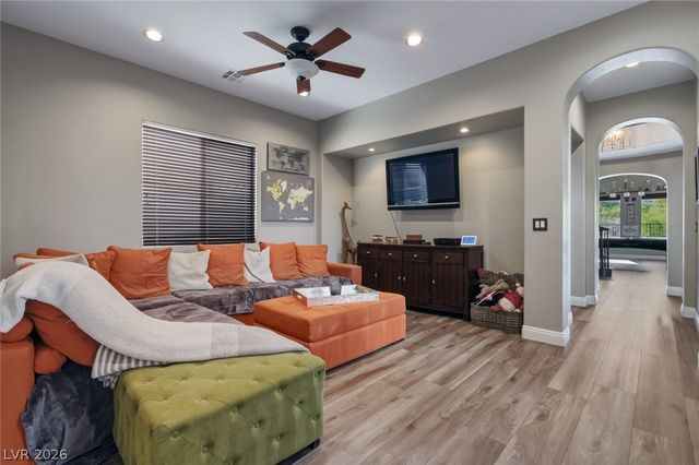 2587 Turtle Head Peak Drive, Las Vegas, NV 89135