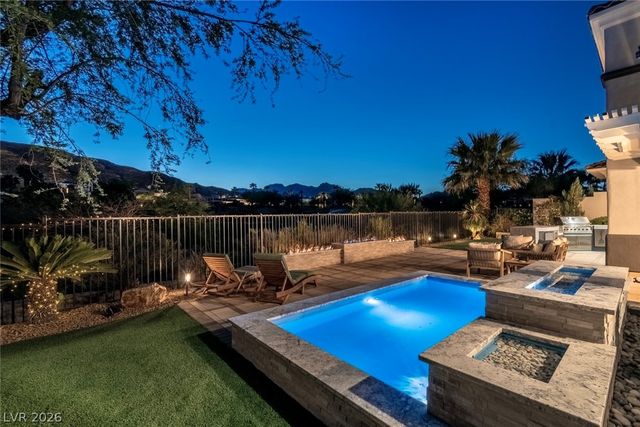 2587 Turtle Head Peak Drive, Las Vegas, NV 89135