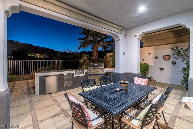 2587 Turtle Head Peak Drive, Las Vegas, NV 89135