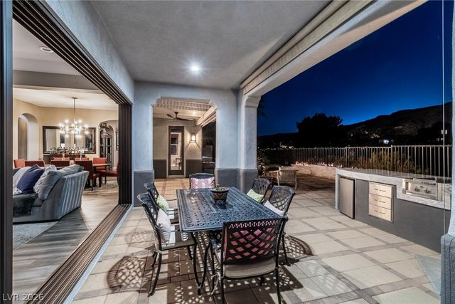 2587 Turtle Head Peak Drive, Las Vegas, NV 89135
