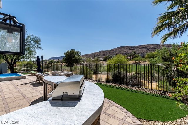2587 Turtle Head Peak Drive, Las Vegas, NV 89135