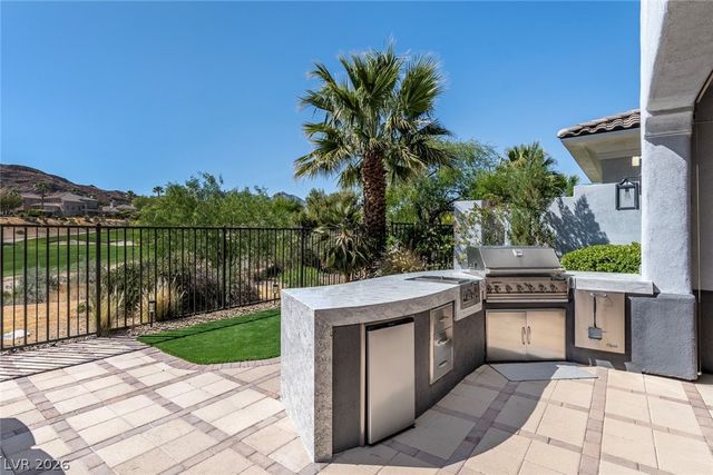 2587 Turtle Head Peak Drive, Las Vegas, NV 89135