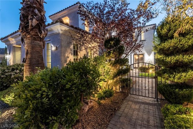 2587 Turtle Head Peak Drive, Las Vegas, NV 89135