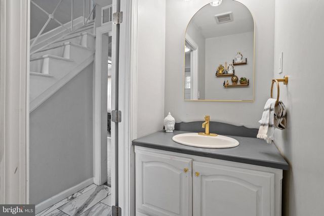 38 MEDFORD LN, Willingboro, NJ 08046