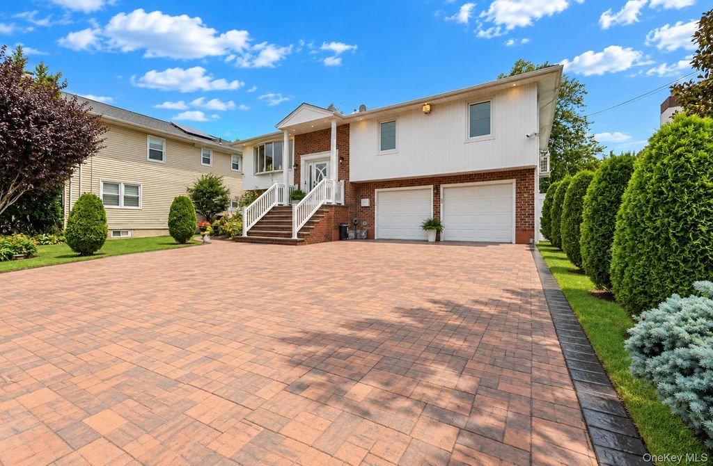 928 N Fletcher Avenue, Valley Stream, NY 11580 — photo 2