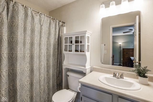 15517 Wandering Way, Noblesville, IN 46060