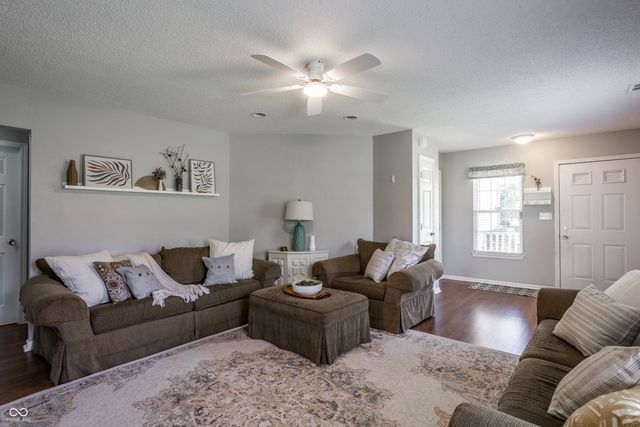 15517 Wandering Way, Noblesville, IN 46060