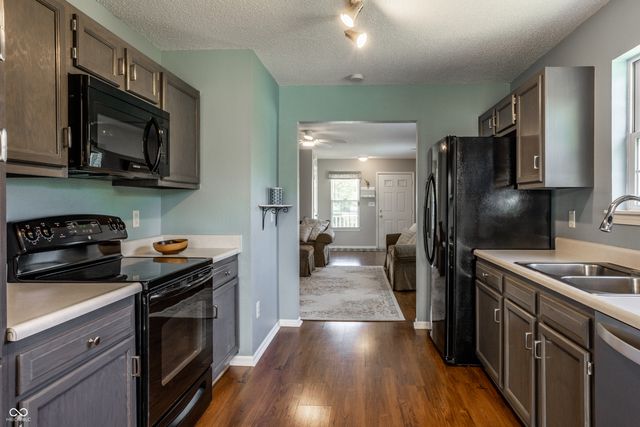 15517 Wandering Way, Noblesville, IN 46060