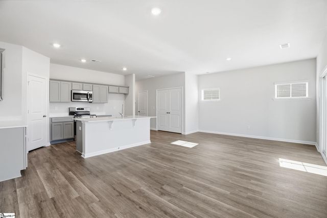 325 Lilac Loop, Greenwood, SC 29646