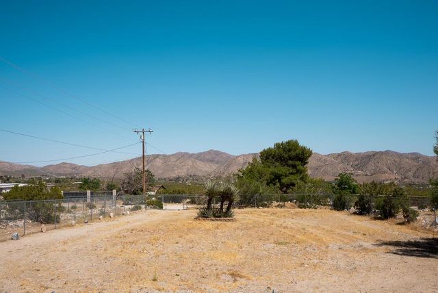 9247 Navajo Trail, Morongo Valley, CA 92256