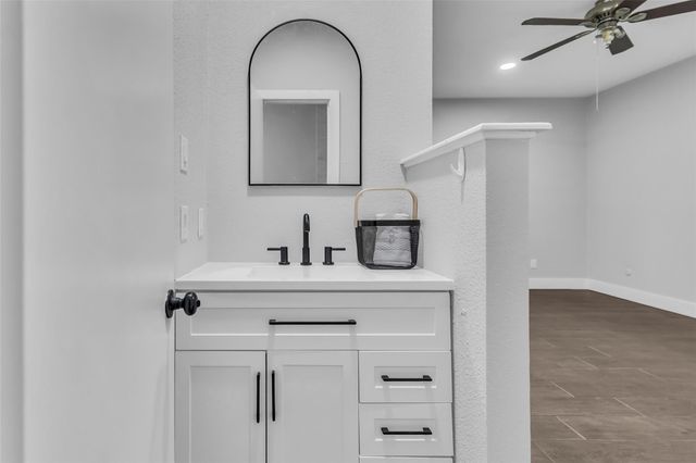 8100 Cambridge Street 125, Houston, TX 77054