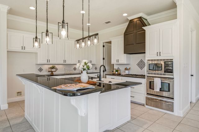 2414 Vineyard Drive, Granbury, TX 76048