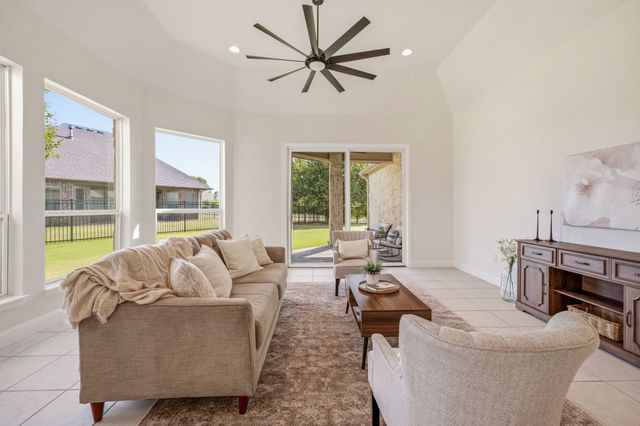 2414 Vineyard Drive, Granbury, TX 76048