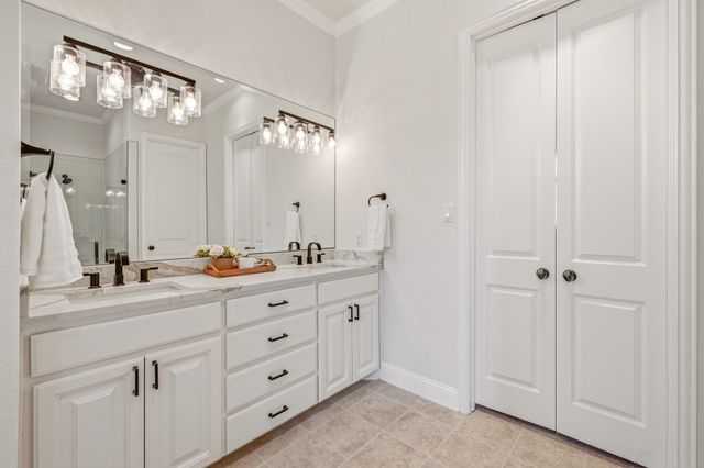 2414 Vineyard Drive, Granbury, TX 76048