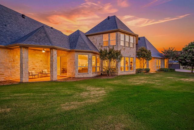 2414 Vineyard Drive, Granbury, TX 76048