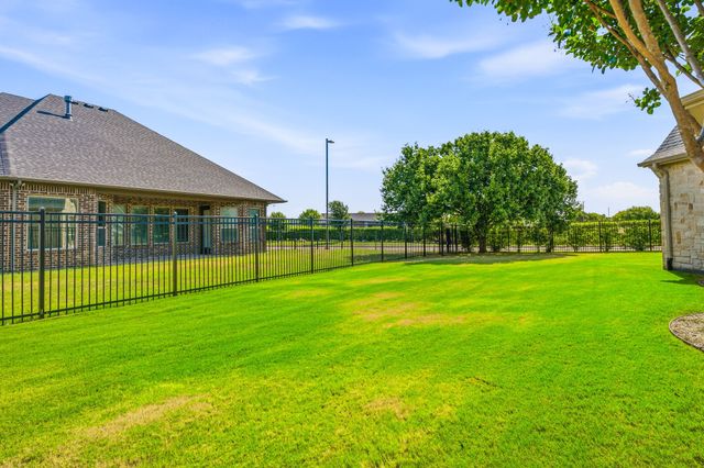 2414 Vineyard Drive, Granbury, TX 76048