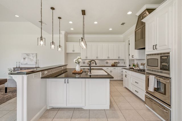 2414 Vineyard Drive, Granbury, TX 76048