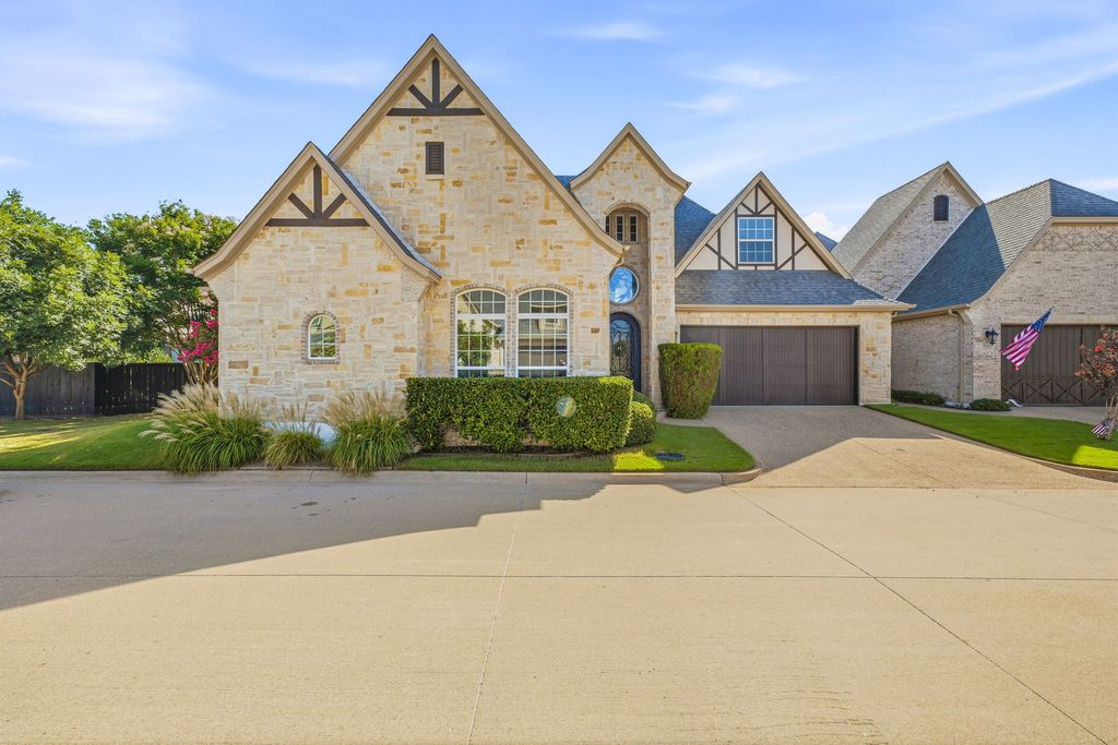 2414 Vineyard Drive, Granbury, TX 76048