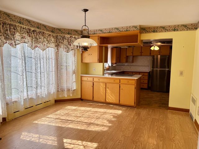 400 Shearer St, Palmer, MA 01069