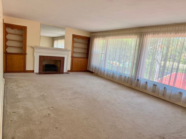 400 Shearer St, Palmer, MA 01069