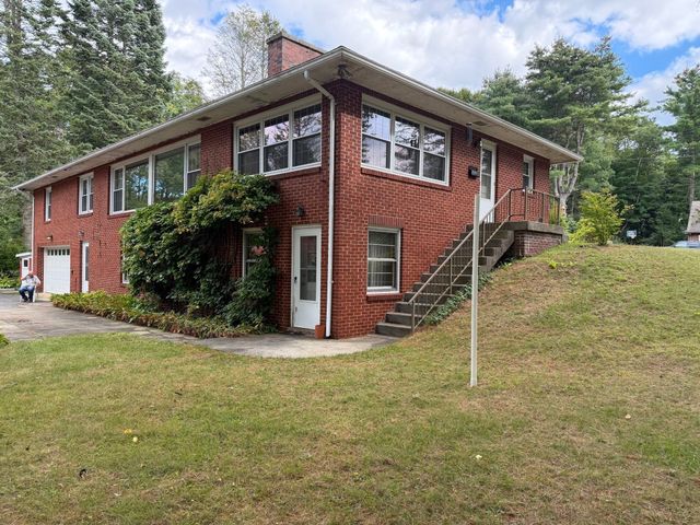 400 Shearer St, Palmer, MA 01069