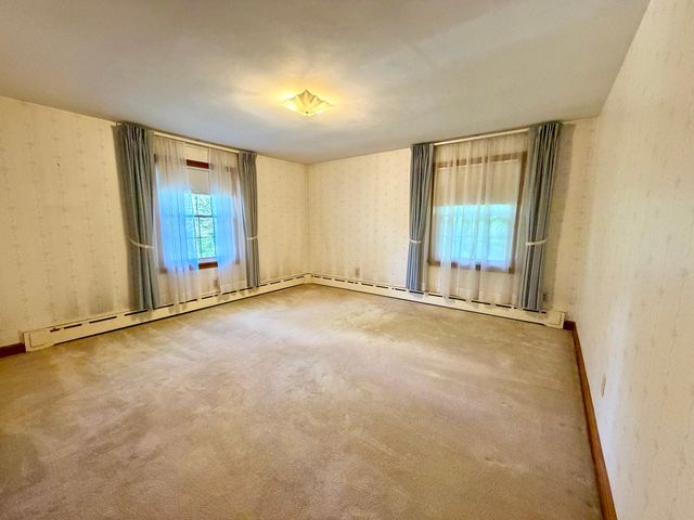 400 Shearer St, Palmer, MA 01069