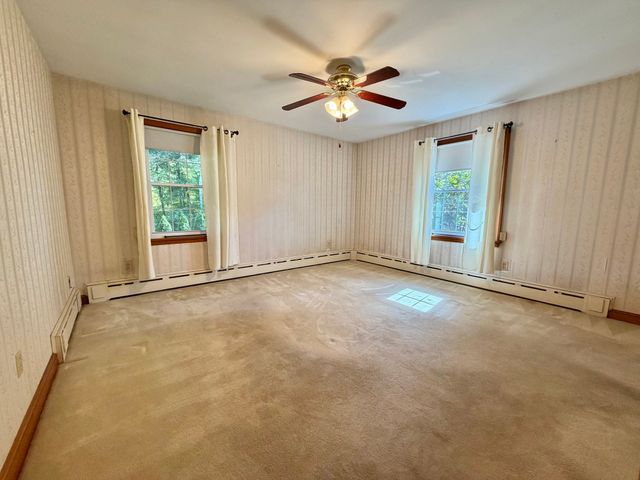 400 Shearer St, Palmer, MA 01069