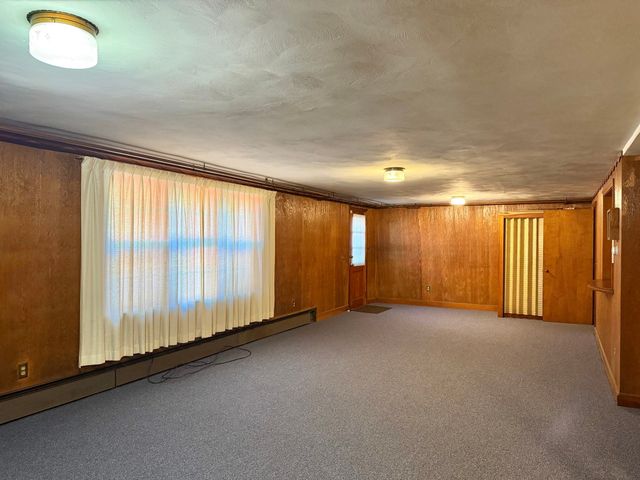 400 Shearer St, Palmer, MA 01069