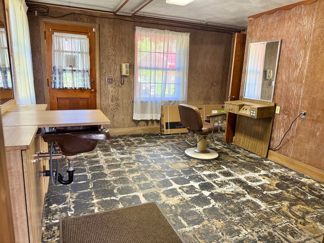 400 Shearer St, Palmer, MA 01069