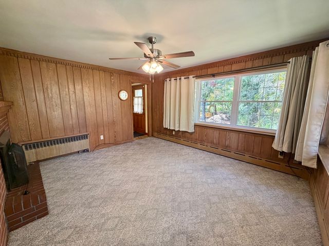 400 Shearer St, Palmer, MA 01069