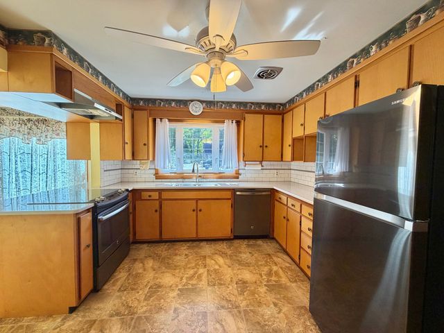 400 Shearer St, Palmer, MA 01069