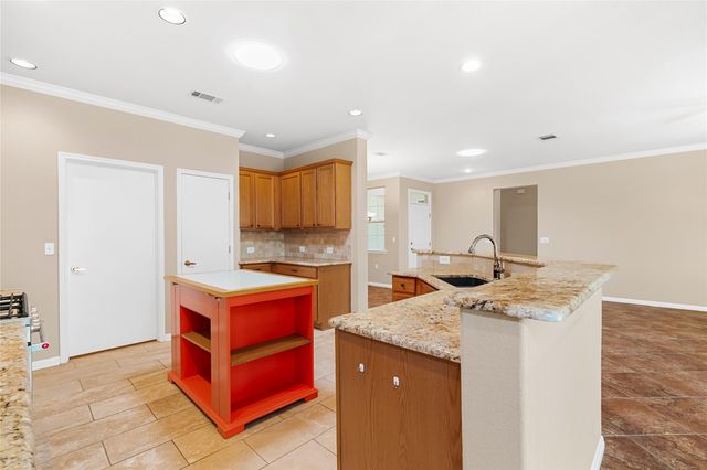 103 Harness LN, Georgetown, TX 78633