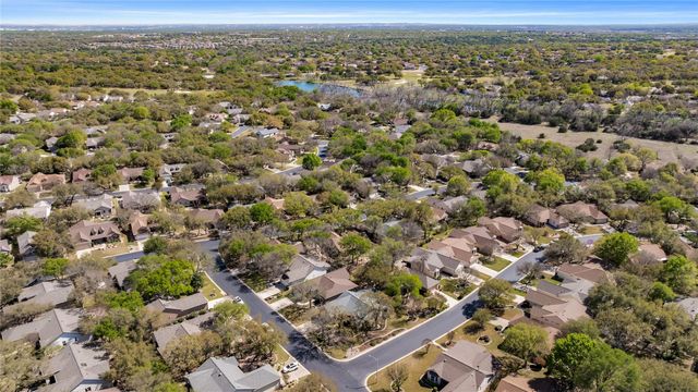 103 Harness LN, Georgetown, TX 78633